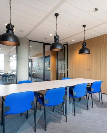 Como os forros de isopor reduzem custos nas reformas de edifícios de média renda