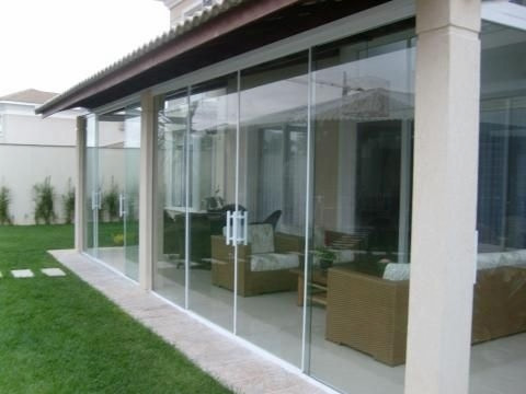 Como a porta de correr 04 folhas pode valorizar o seu imóvel?